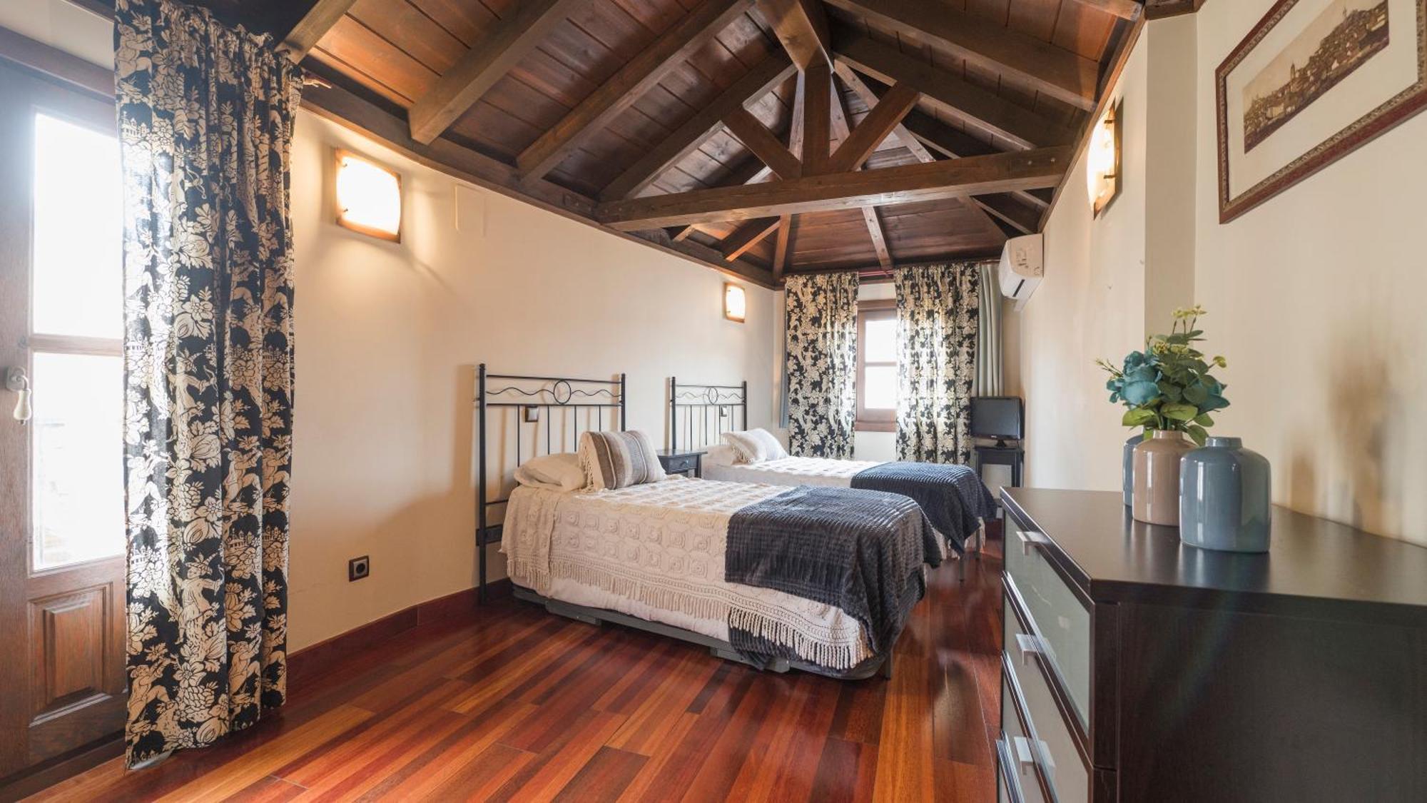 Apartamentos Las Teresitas Junto A La Catedral توليدو المظهر الخارجي الصورة