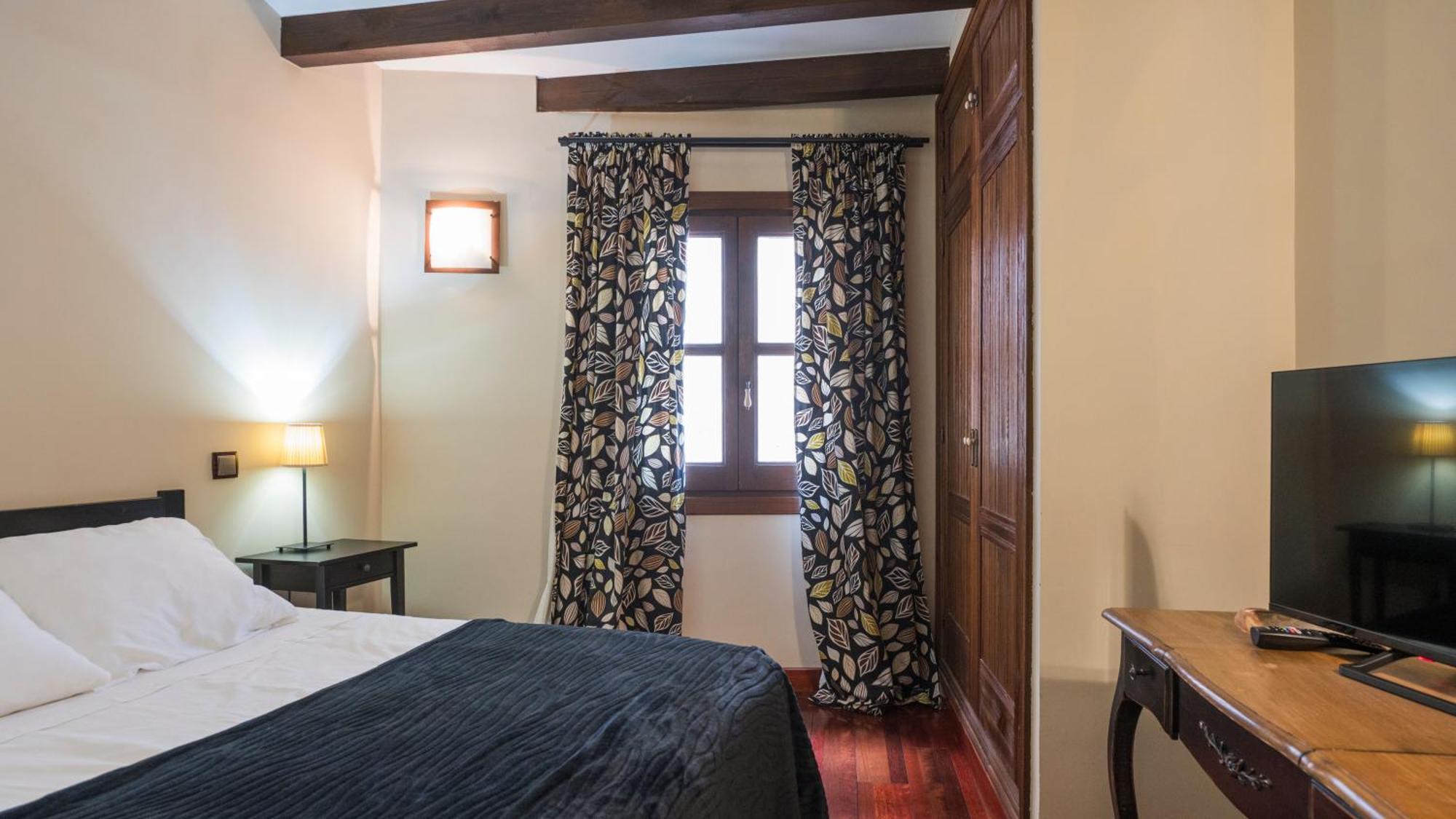Apartamentos Las Teresitas Junto A La Catedral توليدو الغرفة الصورة