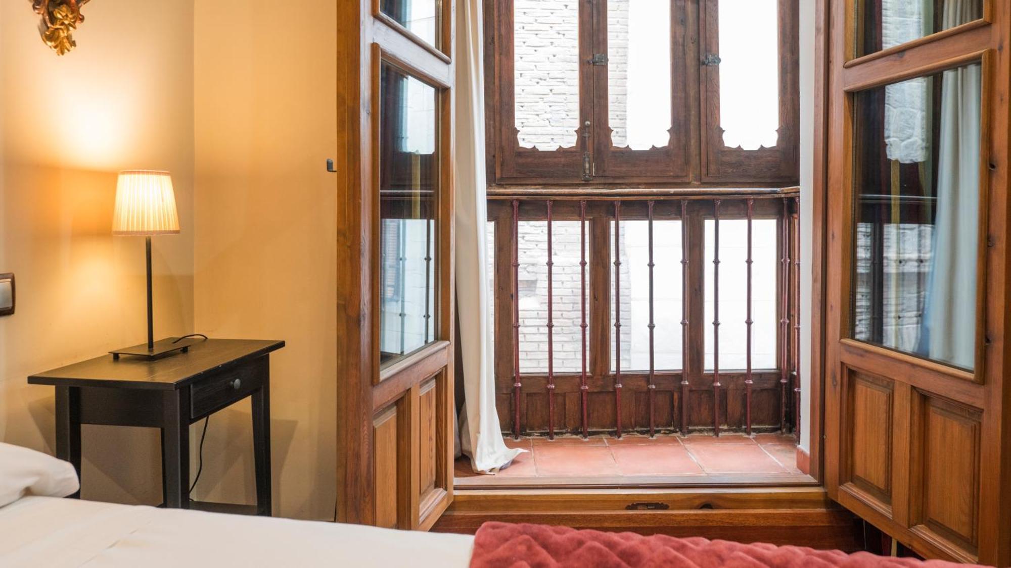 Apartamentos Las Teresitas Junto A La Catedral توليدو المظهر الخارجي الصورة